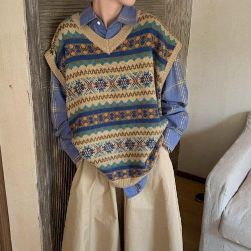 Autumn and winter Korean version sweater vest women loose sleeveless v-neck Korean casual all-match knit pullover top