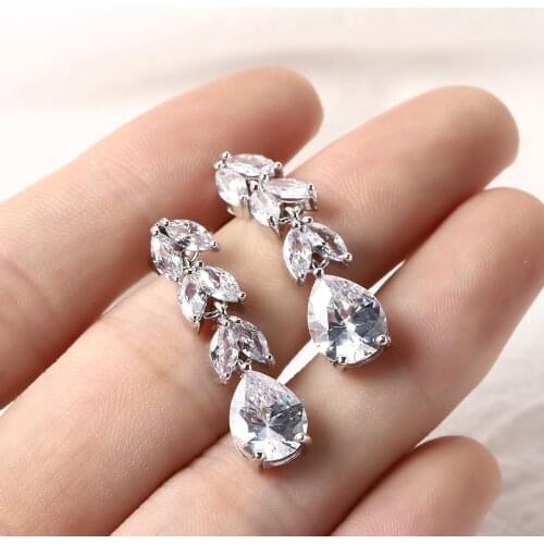 Gorgeous Drop Earrings for Women Jewelry White Cubic Zirconia Leaf Shap Dangle Earring Wedding Jewelry Accessories