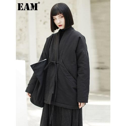 [EAM] 2021 New Spring V-collar Long Sleeve Black Loose Brief Bandage Cotton-padded Large Size Coat Women Fashion JK133