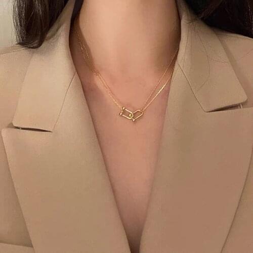 Silver Plated Horseshoe Lock Necklace Womens Collarbone Chain Necklace Neck Chain Charm Womens Party Jewelry Birthday Gift