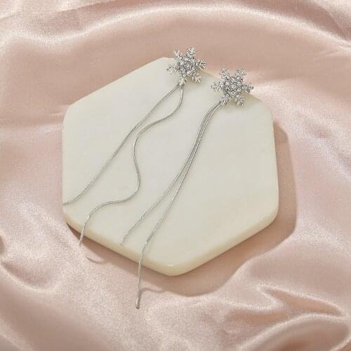 MESTILO 2020 New Classical Long Fringed Earrings Shiny Crystal Snowflake Dangle Earrings For Girls Exquisite Party Jewelry Gifts