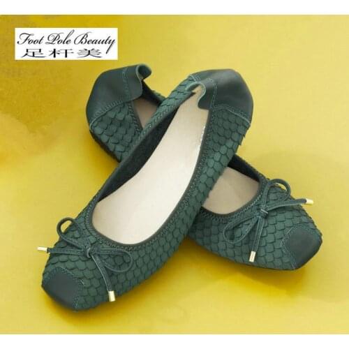 2020 New Genuine leather Fish-scale grain square head female flat casual shoes Moccasins Loafers Ladies Shoes Ballet Flats