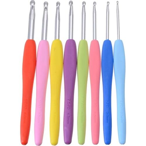 8 PCS Sweater Sewing Needles Aluminum Crochet Hook Knitting Needles with Colorful Soft Handle Kit 2.5/3/3.5/4/4.5/5/5.5/6 mm