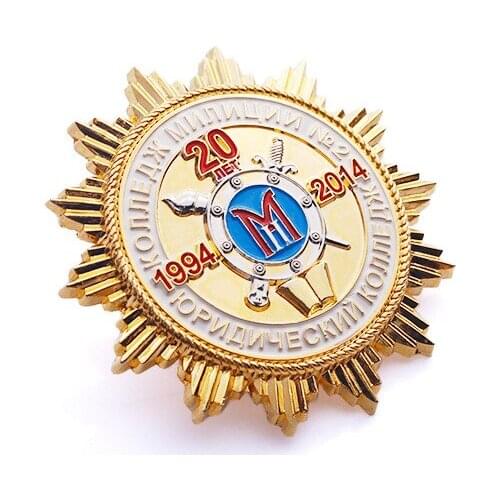 Custom plated gold badge gear side flower shape military badges