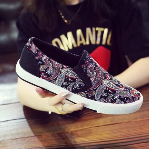 New Autumn Floral Trend Casual Korean Lazy Shoes Low-help Breathable Mens Classic Canvas Slip-On Shoes 2021 New