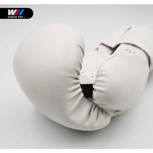 Good Quality 8OZ 1 Pair Young Use Kick Boxing Gloves Muay Thai Luva De Boxe Training Fighting Boxing Gloves Grappling MMA Glove