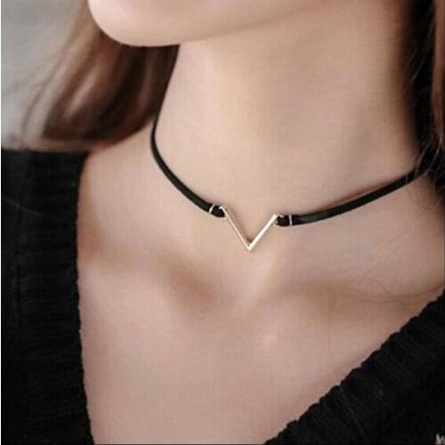 Simple Vintage V Letter Choker Necklace Black Rope Velvet Collar Leather Collier Femme Chocker Bohemian Jewelry Party Gift