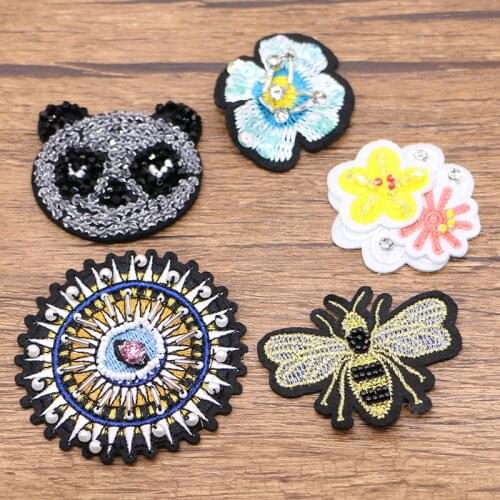 Flowers Panda Bee Rhinestones Beaded Sequins Icon Embroidery Applique Patches for Clothing DIY Sew up Badges on the Backpack