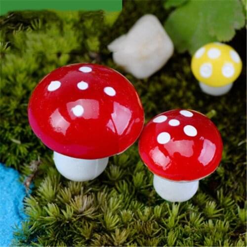 2cm Artificial Mini Mushroom Miniature Fairy Garden Moss Glass Container Resin Craft Decoration Home Craft Artificial Grass
