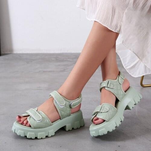 New Women Sandals Summer 2021 Flat Bottom Women Slippers Buckles Student Beach Shoes Retro Roman fashion Shoes