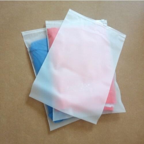 100pcs Frosted Thick 0.2mm Plastic Reclosable Zipper Poly Bag, Waterproof Storage Packaging Bag for Gift Clothes Shoes Jewelry