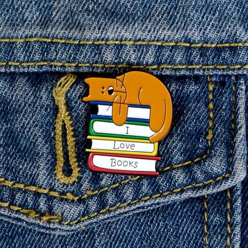 I LOVE BOOKS Enamel Pin Cat Reading Brooches Button Badge Funny Sleeping Kitten Bag Clothes Jewelry Gift for Kids Friends
