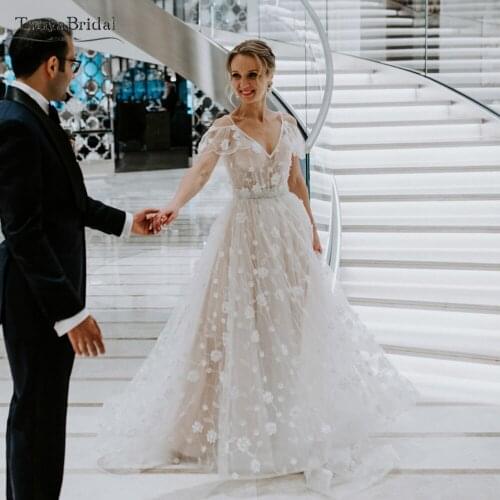 Cape Sleeve A Line Wedding Dresses Flower Lace Emboridery Elegant Bridal Gowns Romantic Lovely Vestido De Noivas DW436