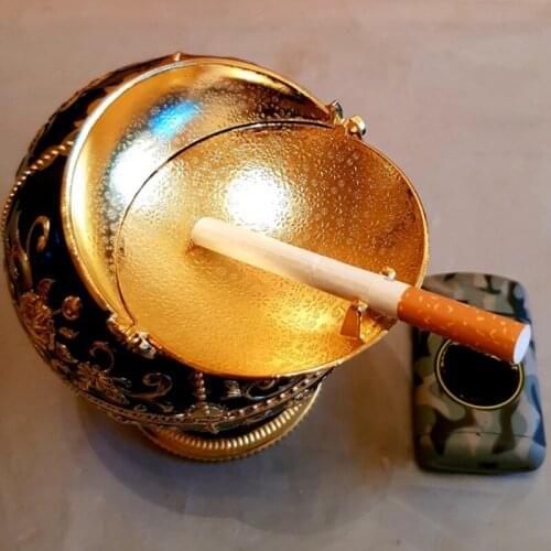 Windproof Ashtray Vintage Zinc Alloy Flower Pattern Globe Ashtray with Lid Tabletop Portable Home Decor Ashtray