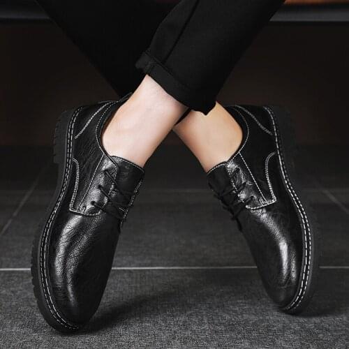 Shoe 2020 sport zapatos new black hot breathable shoes loafers man masculino mens de spring casual men causal sneakers leather
