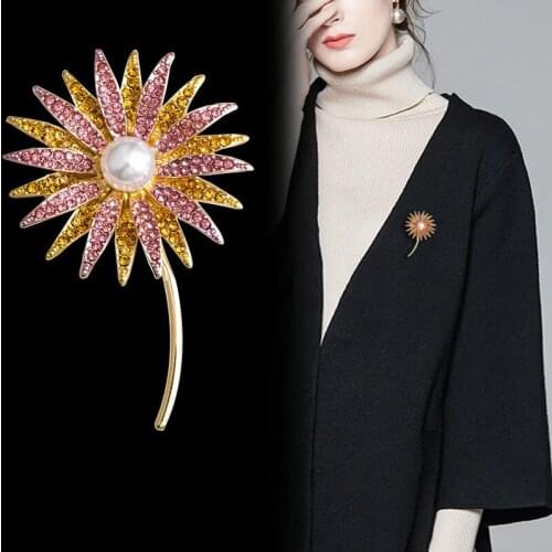 Delicate Jewelry Gold Color Painted Sunflower Rhinestone Brooch Ornaments Red Color Pearl Breast pin Accessory Overcoat Garments