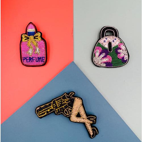 DIY New High quality 3D Hand embroidered badges Feather Bow Animal Badge Armband applique for Coat Trousers Brooch