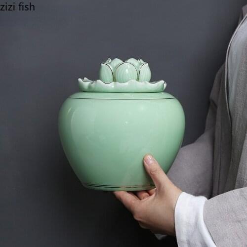 Creative Solid Color Ceramic Tea Caddy with Lotus Cover and Gold Sealed Storage Cans for Household Coffee Bean Candy Cans Decor