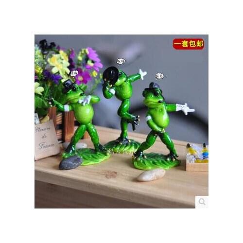 A GIFT Animal frog creative set up dolls girl friends birthday present statues animal head sculpture Decoration
