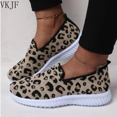 2021 New Casual Flat Shoes Women Leopard Mesh Knitted Breathable Walking Sneakers Slip on Light Comfortable Outdoor Footwear