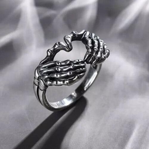 Retro Skull Hand with Heart-Shaped Ring Creative Couple Stainless Steel Personality Punk Hip Hop Men and Women Party RingJewelry