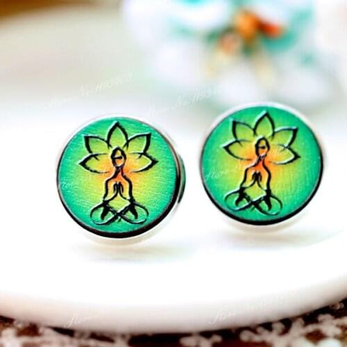 Unique 3D Embossed 16mm Round Coloured Drawing pattern Laser Cut wood Cabochon DIY for Rings, Earring,Brooch,Necklace