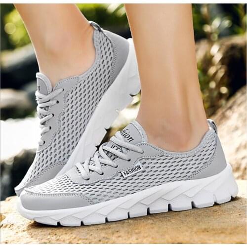 2021Couple Running Shoes Fashion Breathable Outdoor Male Sports Shoes Light Casual Sneakers Women Comfortable Athletic Footwear