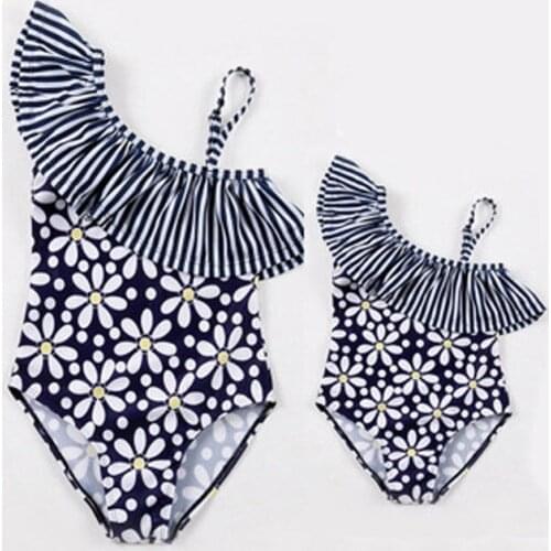 Mother daughter Biquinis 2018 summer striped floral ruffles sexy family matching one piece swimsuit One Shoulder maillot de bain