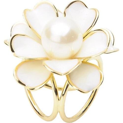 Fashion Korean Style Imitation Pearl Camellia Three-ring Scarf Buckle Color Black/White