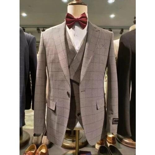 2021 Tailor made fashion Plaid Wedding Suit for men slim fit 3 piece groomsman Tailored business formal suits man Party Blazer