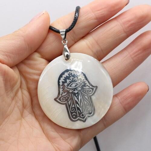 Hot Hamsa Hand Shell Pendant Necklace Round Hand of Fatima Beach Shell Necklace Amulet Jewelry for Women Gift