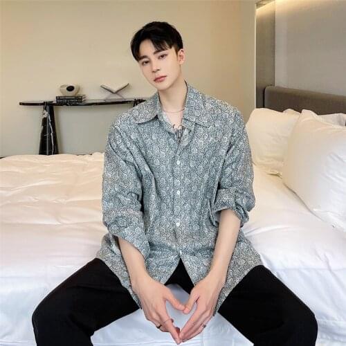 2021 spring and summer fashion streetwear hip-hop retro floral print pattern casual long-sleeved shirt men loose cardigan shirt