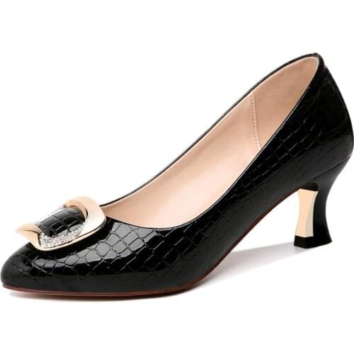 Metal Decorative Pointed Toe WomenS Shoes Rhinestone Horseshoe Heel WomenS Single Shoes WomenS Platform Shoes