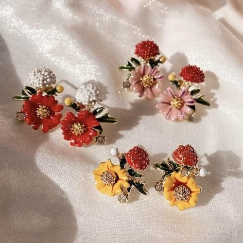 French Enamel Glaze Flower Earrings Female Fashion Flowers Earrings Dripping Yellow Red Pink Daisy Flower Elegant Earrings