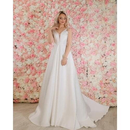 Elegant Long V-Neck Simple Wedding Dresses with A-Line Lace Up Back Satin Court Train Robes De Mariée Bridal Gown For Women