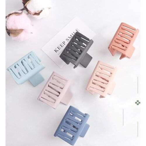 Korean Acrylic Women Hair Claws Crab Clamps Charm Solid Color Lady Hair Clips Retro Make up Hairdress Hair Styling Tool