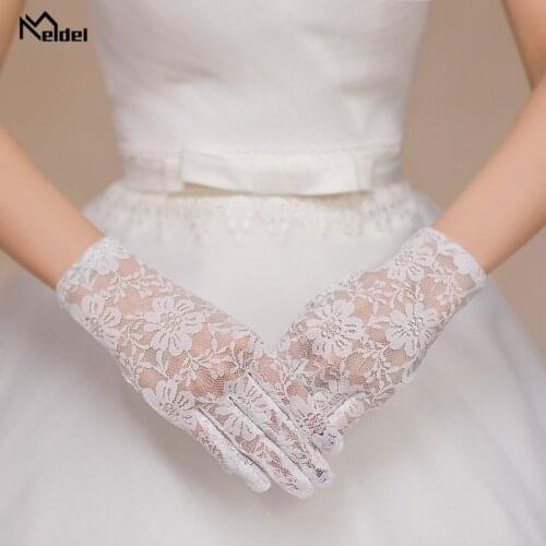 2019 Hot Selling Lace Finger Bridal Gloves Available White Wedding Gloves Cosplay Costume