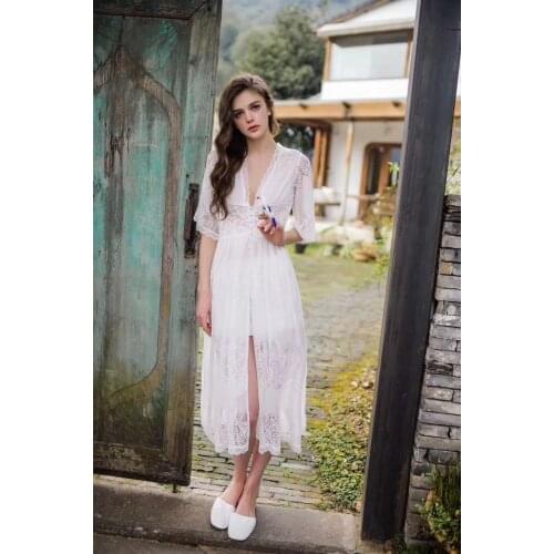 Sleepwear Sexy Long Nightwear White Lace Vintage Princess Dress Medieval Nightgown European-style Palace Robe Beautiful Vestidos