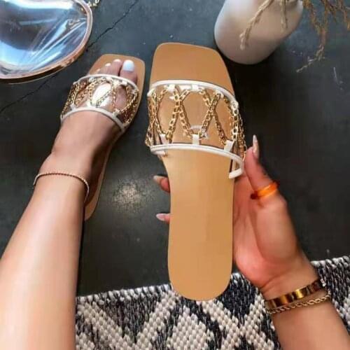 Summer Luxury Women Outdoor Slippers Transparent Upper Cross Chain Decoration Flat Rubber Sole Sexy Celebrities Shoes Ladies