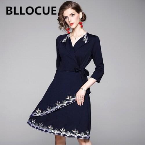 BLLOCUE Autumn 2019 New Long Solid Color Embroidery Temperament Dignified Slim Female Runway Knit Dress