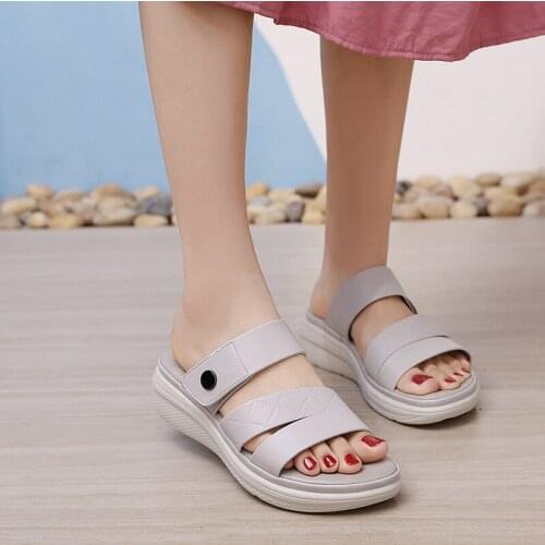 Summer new beach womens shoes casual shoes non-slip womens slippers wedge heel soft bottom mother womens sandals