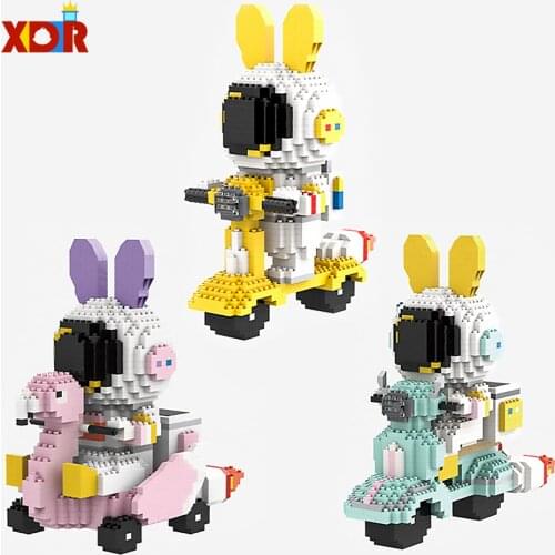 Tide play Constructor Space Series Micro Building Blocks Cartoon Rabbit Astronaut Model Blocks Children Toys For Boy Girl Gift