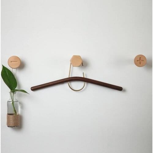 Wooden hexagonal round shape decorative hook screw design simple wall wooden coat hook beautiful simple home decoration