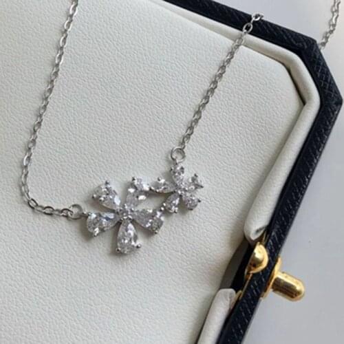 Dainty Flower Silvery Pendant Necklace Fashion Charm Clavicle Chain Simple Aesthetics Jewelry For Women Wedding Christmas Gifts