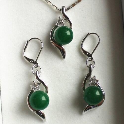 Nice jewelry set 10mm green jade bread pendant & earring