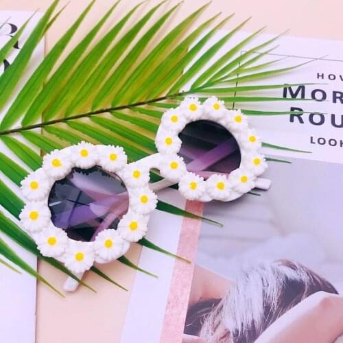 2021 New Kids Sunflower Shaped Sunglasses Baby Girls Children Daisy / Rhinestone / Letter / Pearl UV Protection Eyewear