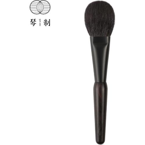 QINZHI Professional Handmade Make Up Brush Z201 Flat Round Blush Brush Soft Saikoho Goat Hair Makeup Brushes