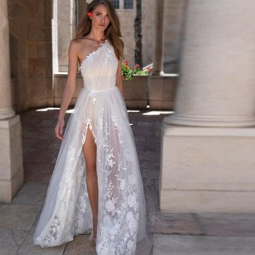 One Shoulder Wedding Dresses Side Split A-Line Sleeveless Open Back Lace Appliques Tulle Sexy Bridal Gowns Robe de mariee 2021