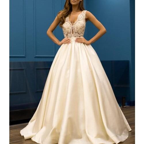 2020 Elegant Prom Party Dresses Arabic Dubai Ivory A-line Beaded Appliques Deep V-Neck A-line Custom Made Women Formal Gowns