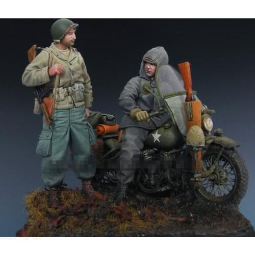 1/35 Resin Figure model kits 2 soldiers Excluding motorcycles Unassembled and unpainted 169